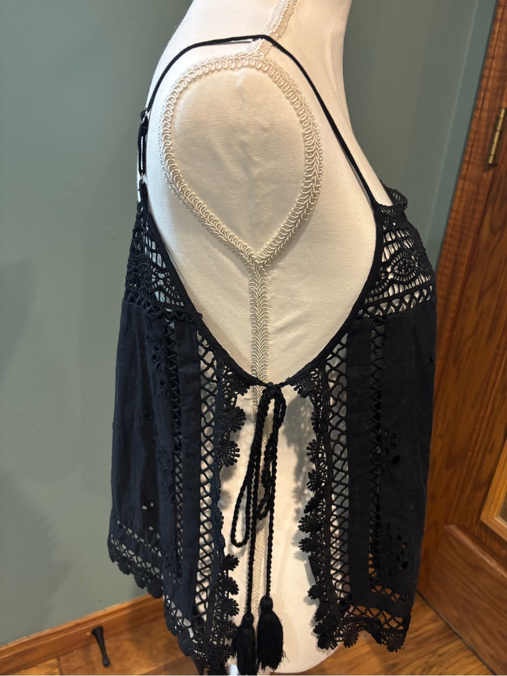 Free People Garden Party Black Lace Cami Top Medium - Picture 2 of 4